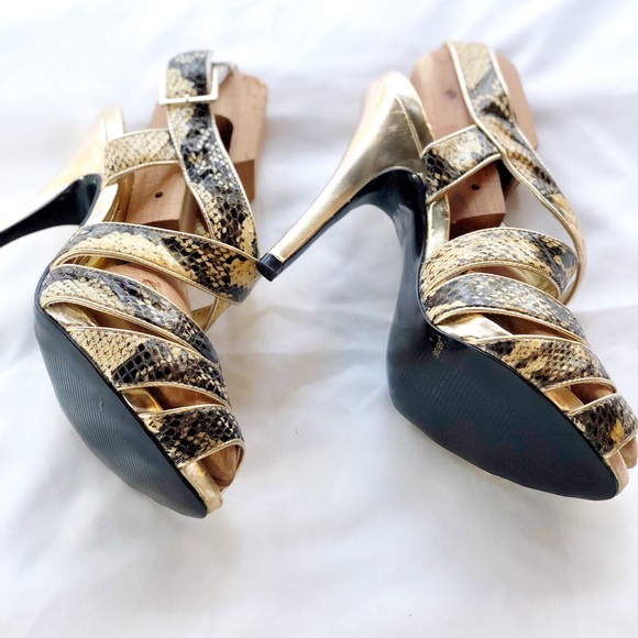 NWOT BCBG Phyton Snakeskin Heels - Picture 5 of 5